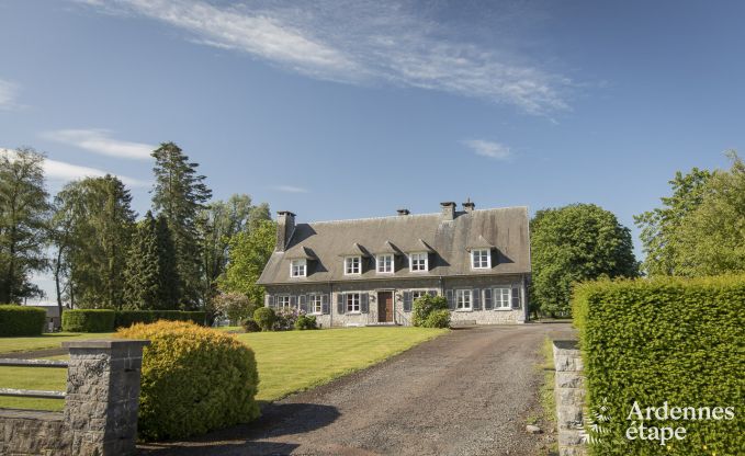 Grande maison de vacances pour 9 personnes � Tinlot avec 4 chambres et salles de bains, piscine, jardin priv� et �quipements de jeux