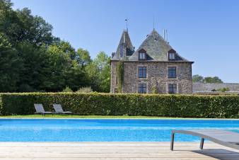 Château avec piscine dans le jardin à louer pour 14 personnes à Trois-Ponts