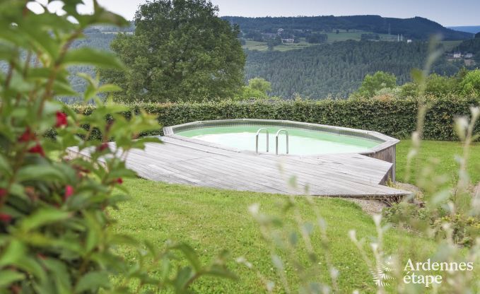 Maison de vacances pour 6 personnes avec piscine et jardin, idéalement située sur les hauteurs de Trois-Ponts.