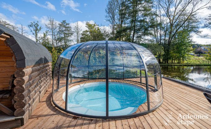 Chalet spacieux pour 8 personnes � Trois-Ponts avec piscine int�rieure-ext�rieure, sauna et terrasse priv�e au bord de l'eau