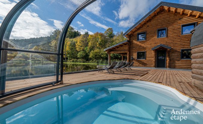 Chalet spacieux pour 8 personnes � Trois-Ponts avec piscine int�rieure-ext�rieure, sauna et terrasse priv�e au bord de l'eau
