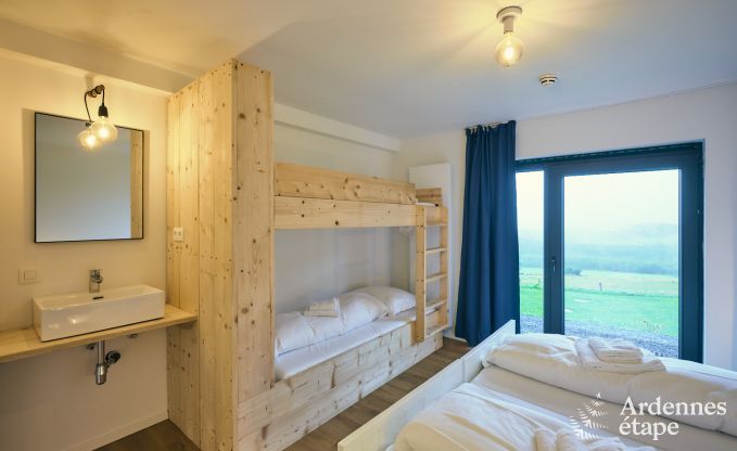 Spacieuse et luxueuse maison de vacances avec piscine � Trois-Ponts, Ardenne