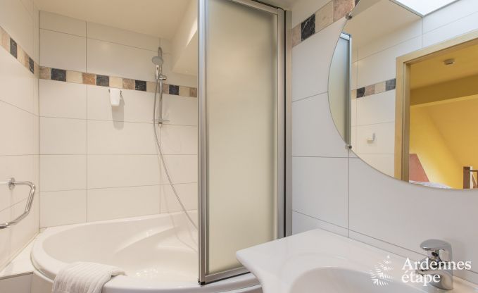 Maison de vacances  Vaux-Sur-Sure pour 28 personnes en Ardenne