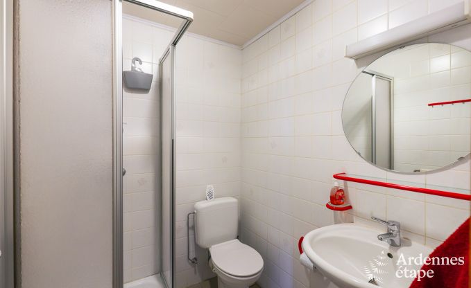 Vacances � la ferme � Vaux-sur-S�re pour 22 personnes en Ardenne