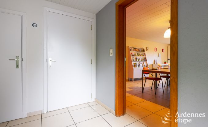 Vacances � la ferme � Vaux-sur-S�re pour 22 personnes en Ardenne