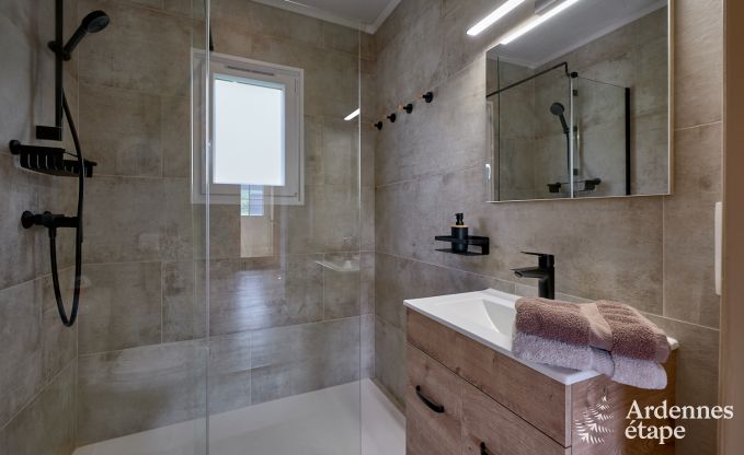 Charmant chalet  Vencimont pour 4-6 personnes : rnov en 2025, quipements adapts aux familles et emplacement adapt aux cyclistes