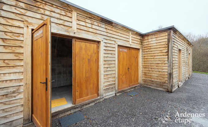 Maison sur pilotis exceptionnelle pour 4 personnes, sur un �tang � Vencimont