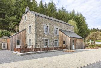 Maison de vacances authentique bien située pour balades à Vencimont