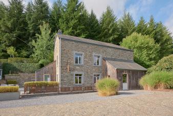 Maison de vacances authentique bien situe pour balades  Vencimont