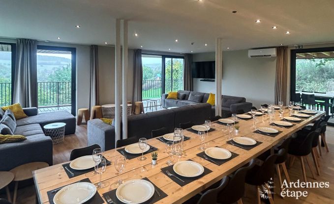 Grande maison de vacances � Vencimont pour 13 personnes avec 6 chambres et salles de bain et jardin priv� avec trampoline et p�tanque