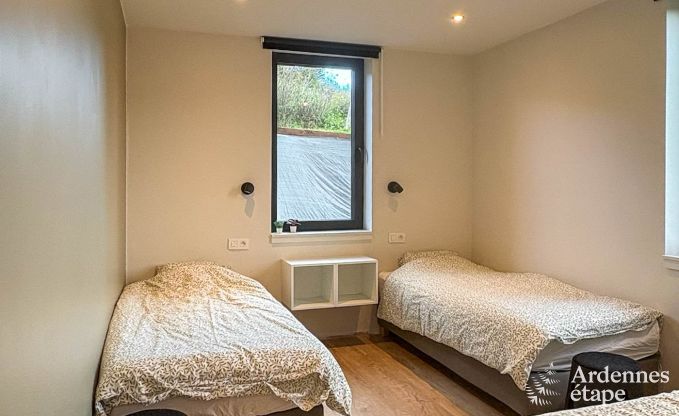 Grande maison de vacances � Vencimont pour 13 personnes avec 6 chambres et salles de bain et jardin priv� avec trampoline et p�tanque