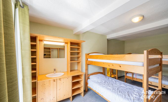 Maison de vacances � Vencimont, Ardenne, 12 personnes, 4 chambres, sauna privatif, billard, jardin au bord de l�eau