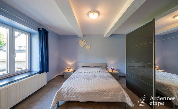 Maison de vacances � Vencimont, Ardenne, 12 personnes, 4 chambres, sauna privatif, billard, jardin au bord de l�eau