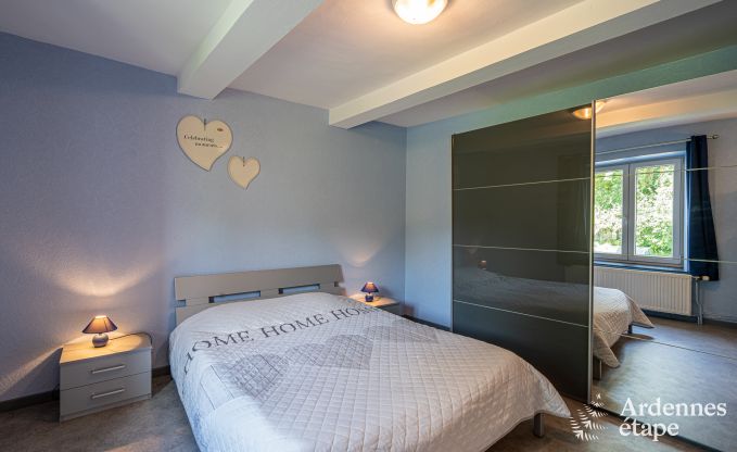 Maison de vacances � Vencimont, Ardenne, 12 personnes, 4 chambres, sauna privatif, billard, jardin au bord de l�eau