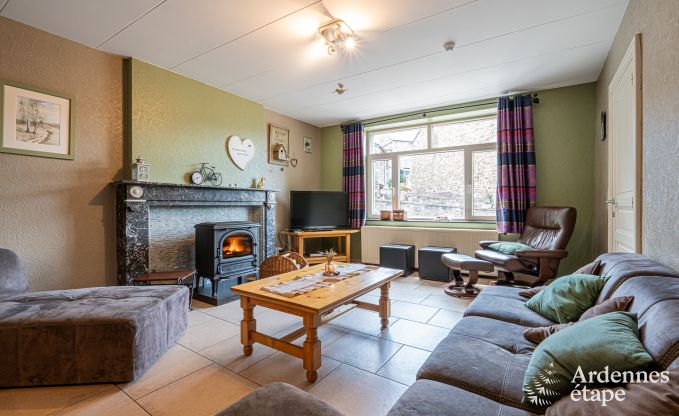 Maison de vacances � Vencimont, Ardenne, 12 personnes, 4 chambres, sauna privatif, billard, jardin au bord de l�eau