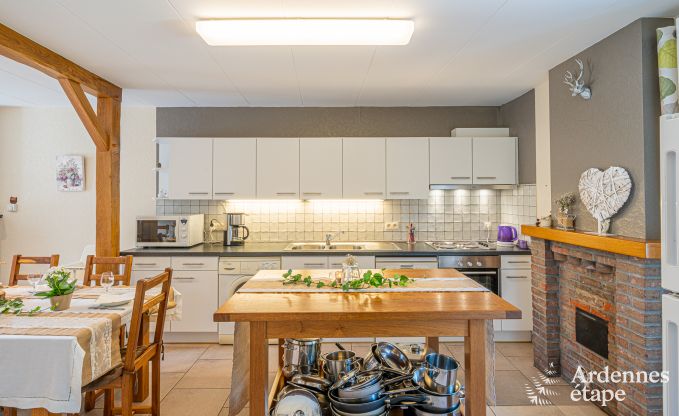 Maison de vacances � Vencimont, Ardenne, 12 personnes, 4 chambres, sauna privatif, billard, jardin au bord de l�eau