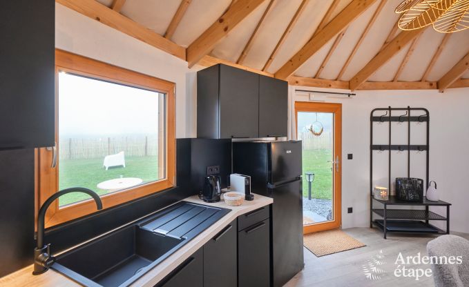 S�jour insolite dans un yourte unique � Vielsalm : entour� de prairies, avec jardin, lits faits et 1 chien