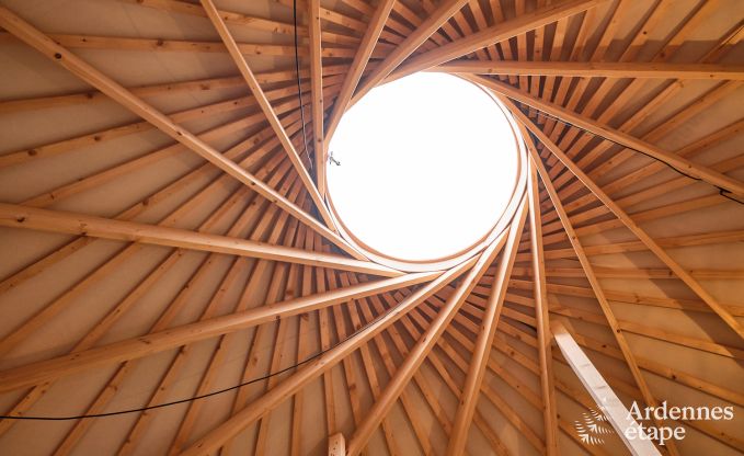 S�jour insolite dans un yourte unique � Vielsalm : entour� de prairies, avec jardin, lits faits et 1 chien