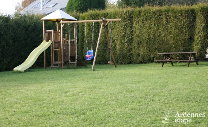 Grande maison de vacances pr�s de Vielsalm pour 21 personnes avec 7 chambres, 4 salles de bains, salle de jeux et jardin priv�