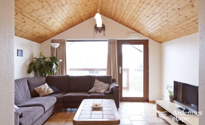 Grande maison de vacances pr�s de Vielsalm pour 21 personnes avec 7 chambres, 4 salles de bains, salle de jeux et jardin priv�