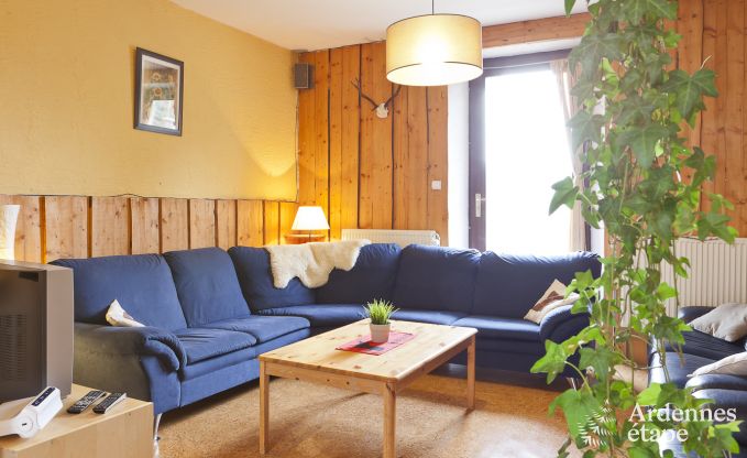 Grande maison de vacances pr�s de Vielsalm pour 21 personnes avec 7 chambres, 4 salles de bains, salle de jeux et jardin priv�