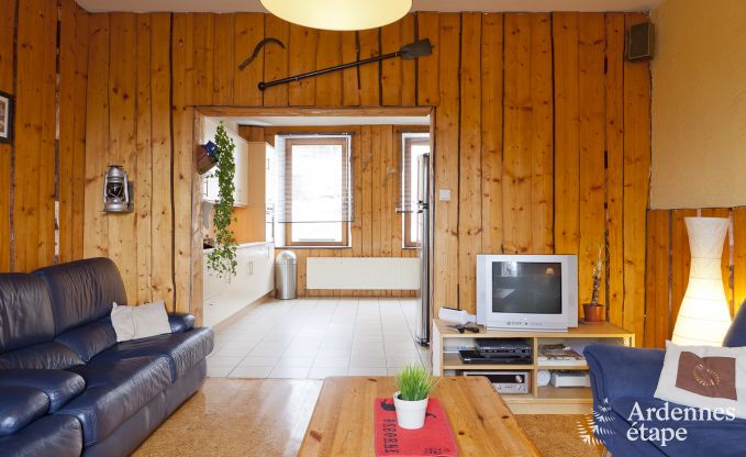 Grande maison de vacances pr�s de Vielsalm pour 21 personnes avec 7 chambres, 4 salles de bains, salle de jeux et jardin priv�