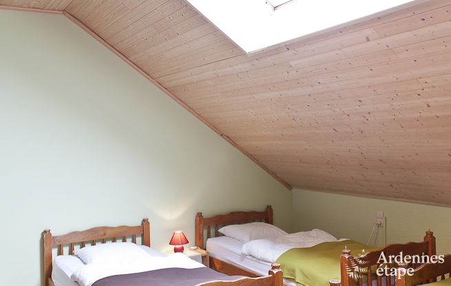 Grande maison de vacances pr�s de Vielsalm pour 21 personnes avec 7 chambres, 4 salles de bains, salle de jeux et jardin priv�