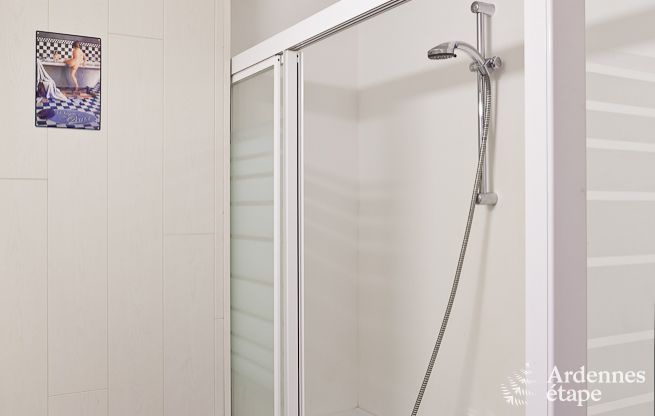 Grande maison de vacances pr�s de Vielsalm pour 21 personnes avec 7 chambres, 4 salles de bains, salle de jeux et jardin priv�