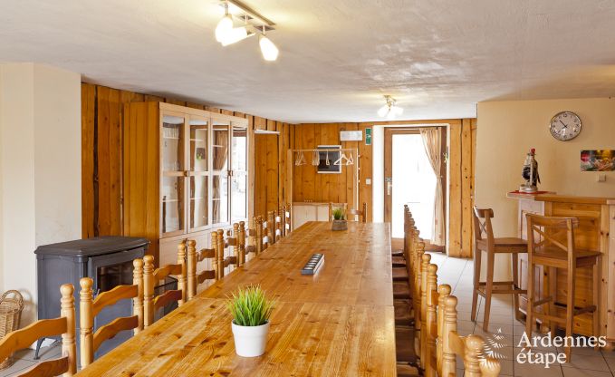 Grande maison de vacances pr�s de Vielsalm pour 21 personnes avec 7 chambres, 4 salles de bains, salle de jeux et jardin priv�