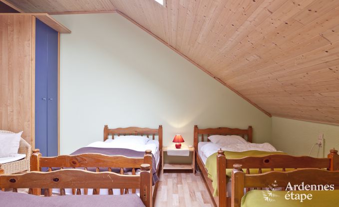 Grande maison de vacances pr�s de Vielsalm pour 21 personnes avec 7 chambres, 4 salles de bains, salle de jeux et jardin priv�