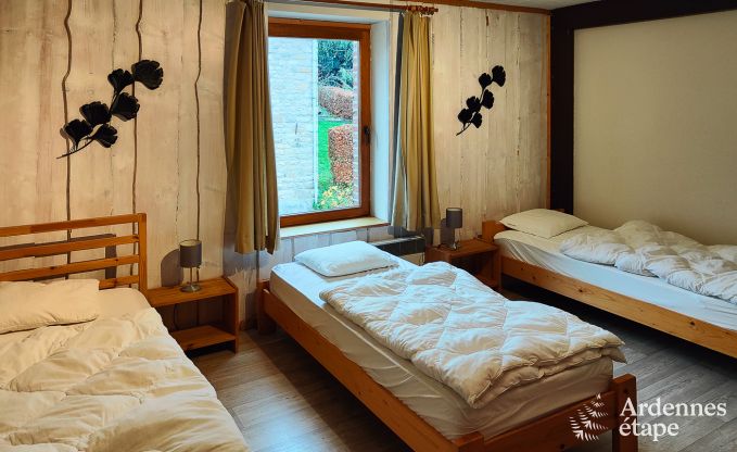 Grande maison de vacances pr�s de Vielsalm pour 21 personnes avec 7 chambres, 4 salles de bains, salle de jeux et jardin priv�
