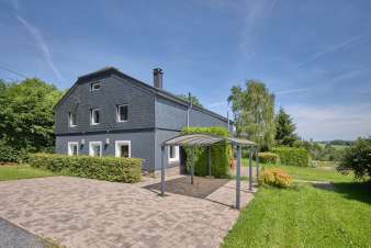 Maison de vacances à Vielsalm pour 14 avec sauna, salle de jeux et jardin privé