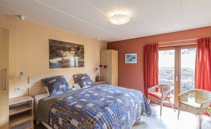 Grande maison de vacances � Vielsalm pour 22 personnes avec 10 chambres, salle de jeux, sauna et grand jardin