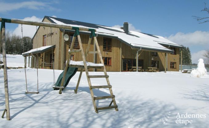 Grande maison de vacances � Vielsalm pour 22 personnes avec 10 chambres, salle de jeux, sauna et grand jardin