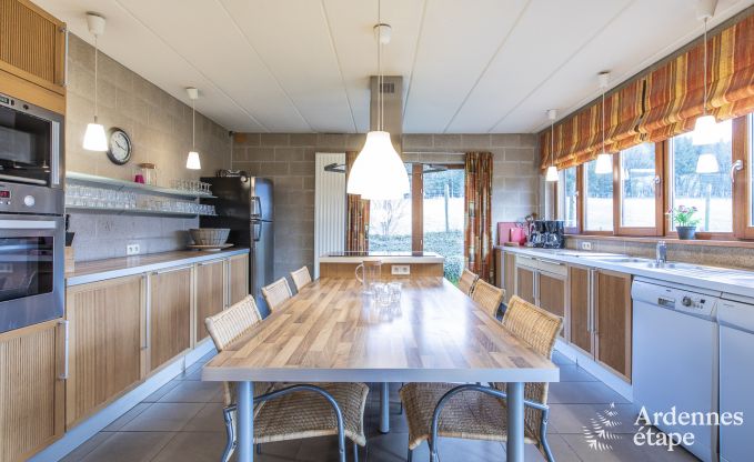 Grande maison de vacances � Vielsalm pour 22 personnes avec 10 chambres, salle de jeux, sauna et grand jardin