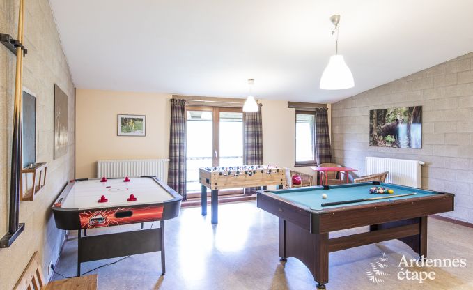 Grande maison de vacances � Vielsalm pour 22 personnes avec 10 chambres, salle de jeux, sauna et grand jardin