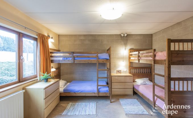 Grande maison de vacances � Vielsalm pour 22 personnes avec 10 chambres, salle de jeux, sauna et grand jardin