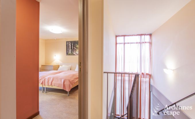 Grande maison de vacances � Vielsalm pour 22 personnes avec 10 chambres, salle de jeux, sauna et grand jardin