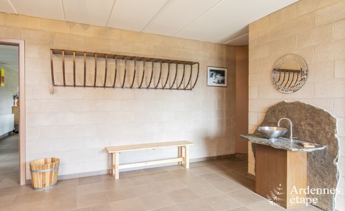 Grande maison de vacances � Vielsalm pour 22 personnes avec 10 chambres, salle de jeux, sauna et grand jardin