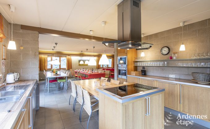 Grande maison de vacances � Vielsalm pour 22 personnes avec 10 chambres, salle de jeux, sauna et grand jardin