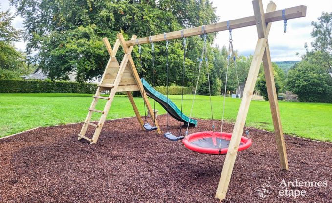 Grande maison de vacances � Vielsalm pour 22 personnes avec 10 chambres, salle de jeux, sauna et grand jardin