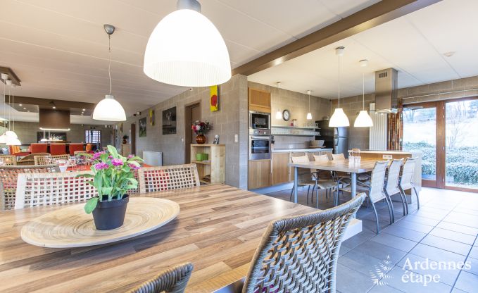Grande maison de vacances � Vielsalm pour 22 personnes avec 10 chambres, salle de jeux, sauna et grand jardin