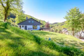 Maison de luxe pour 12 à Vielsalm avec wellness et belle vue