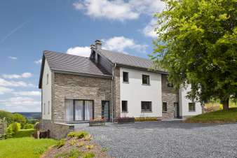 Villa de vacances 4,5 étoiles pour 17/18 pers. avec espace détente à Vielsalm