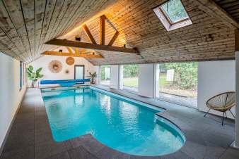 Villa de luxe  Vielsalm pour 20 personnes avec 7 chambres, piscine intrieure et sauna