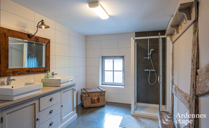 Maison de vacances � Vielsalm avec 5 chambres, salle de jeux, jardin priv� et capacit� pour 11 personnes