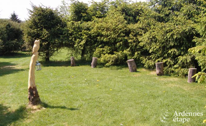 Grande maison de vacances prs de Vielsalm pour 21 personnes avec 7 chambres, 4 salles de bains, salle de jeux et jardin priv