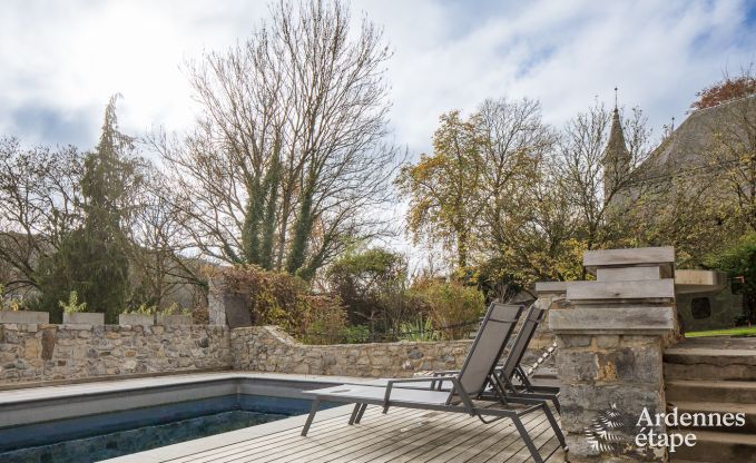 Charmante maison de vacances avec piscine et jardin priv pour 4 personnes dans le village mdival de Vierves-sur-Viroin