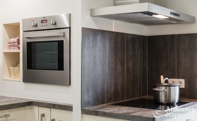 Charmante maison de vacances avec piscine et jardin priv pour 4 personnes dans le village mdival de Vierves-sur-Viroin