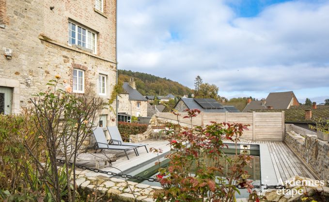 Charmante maison de vacances avec piscine et jardin priv pour 4 personnes dans le village mdival de Vierves-sur-Viroin